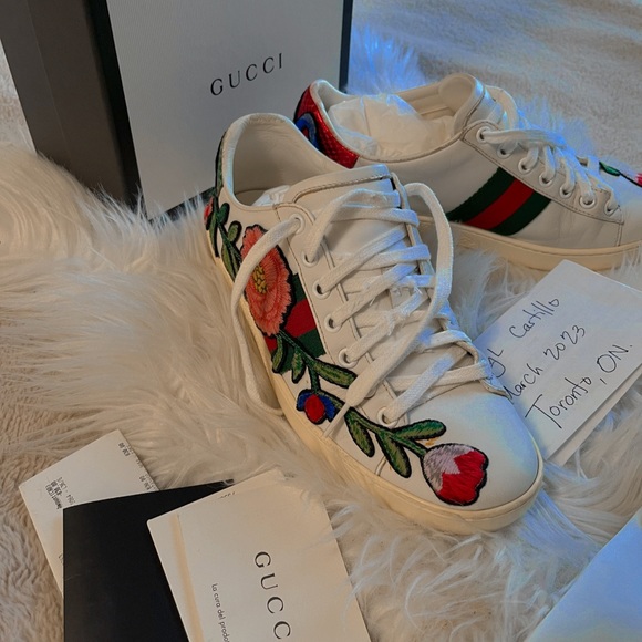 Gucci Sneakers - Picture 1 of 7